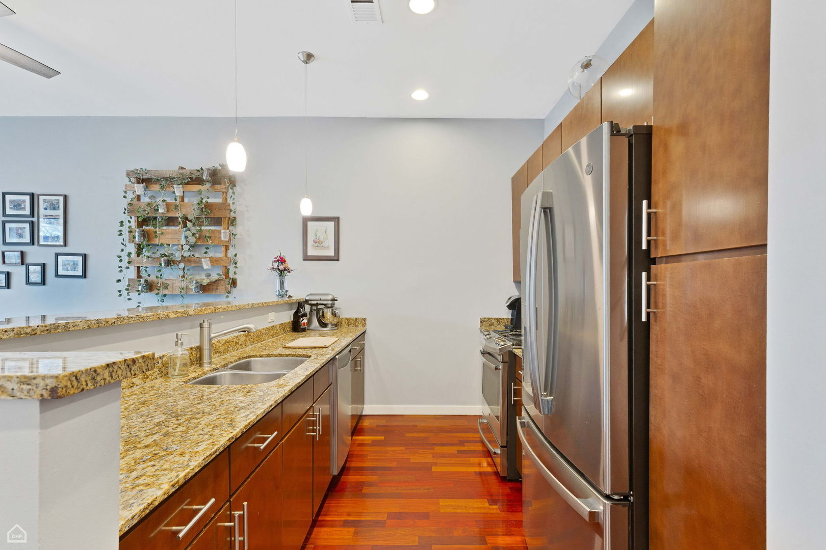 3920 North Sheridan Road, Unit 304 Chicago, IL 60613 - Photo 7 of 18 Gallery Image 7