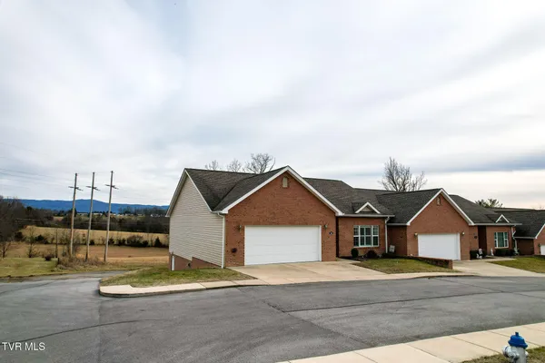 $319,900 | 132 Southridge Drive, Unit 1, Greeneville, TN 37743
