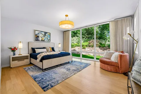 $2,000,000 | 1058 East Circle Drive, Wayzata, MN 55391