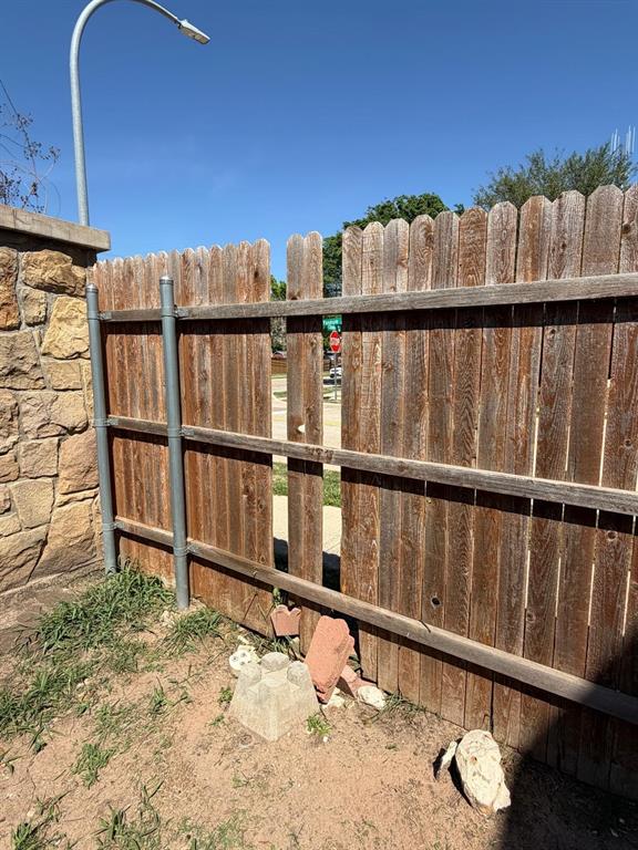 10400 Wagon Rut Court Fort Worth, TX 76108 - Photo 7 of 26 View of gate