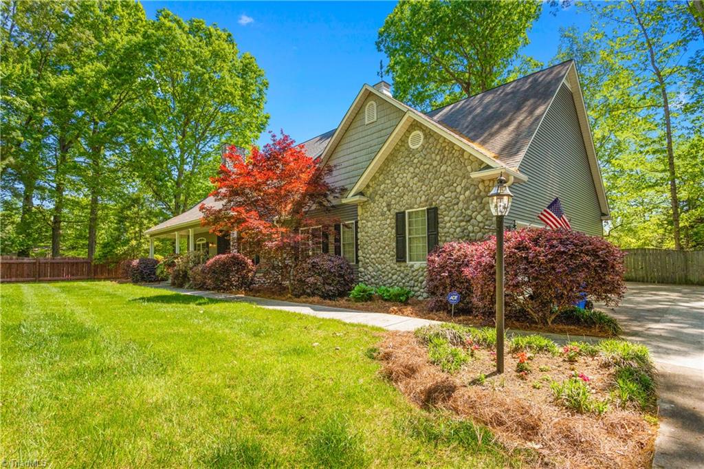 8710 Center Grove Church Road Clemmons, NC 27012 - Photo 4 of 45 Gallery Image 4