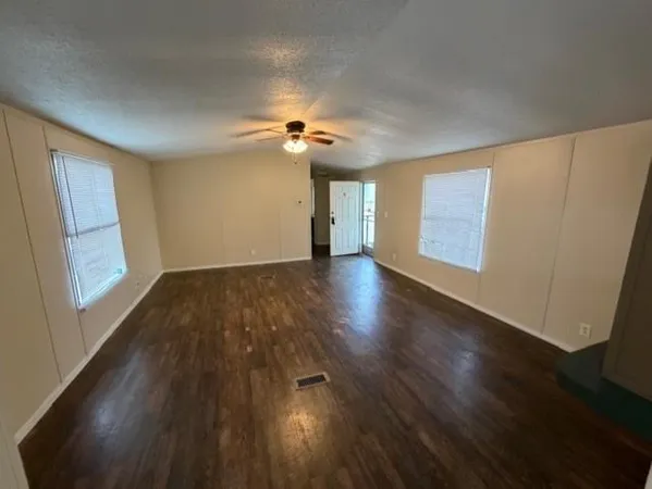 $975 | 1620 East Reno Road, Unit 17, Azle, TX 76020