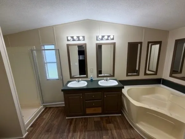 $975 | 1620 East Reno Road, Unit 17, Azle, TX 76020