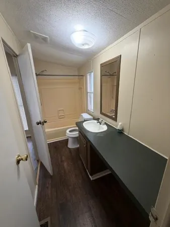 $975 | 1620 East Reno Road, Unit 17, Azle, TX 76020