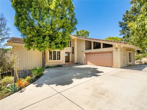$1,200,000 | 2248 Mil Sorpresas Drive, Fallbrook, CA 92028