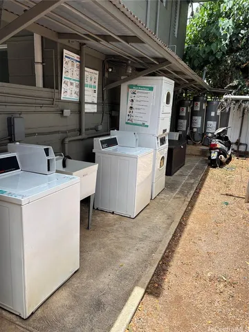 $1,525 | 927 Hausten Street, Unit F, Honolulu, HI 96826