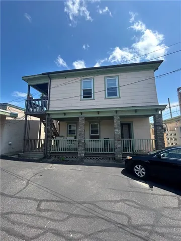 $1,800 | 575 Main Street, East Greenwich, RI 02818