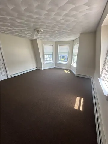 $1,800 | 575 Main Street, East Greenwich, RI 02818