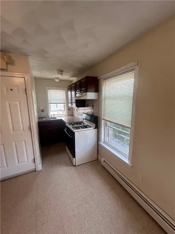 $1,800 | 575 Main Street, East Greenwich, RI 02818