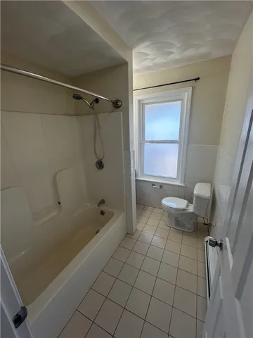 $1,800 | 575 Main Street, East Greenwich, RI 02818