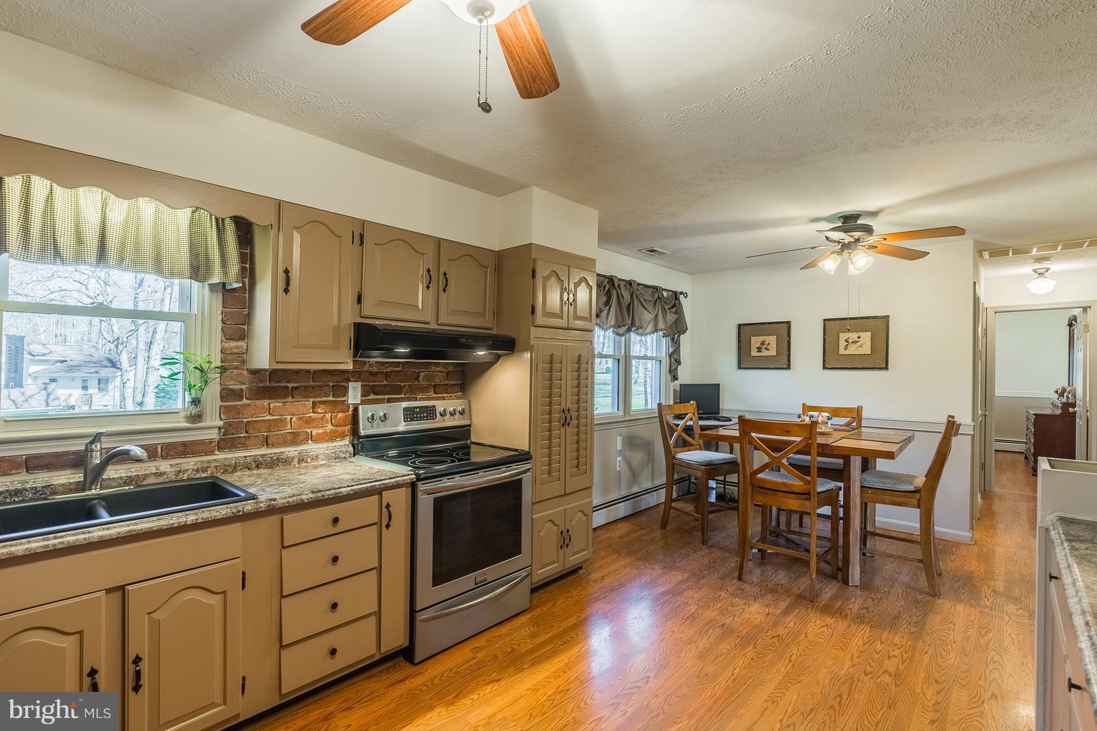 8022 Sinclair Mill Road Manassas, VA 20112 - Photo 12 of 30 Kitchen