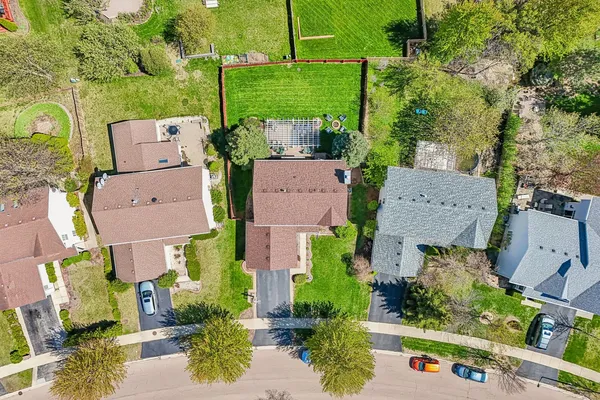 $525,000 | 806 Meadowridge Drive, Aurora, IL 60504