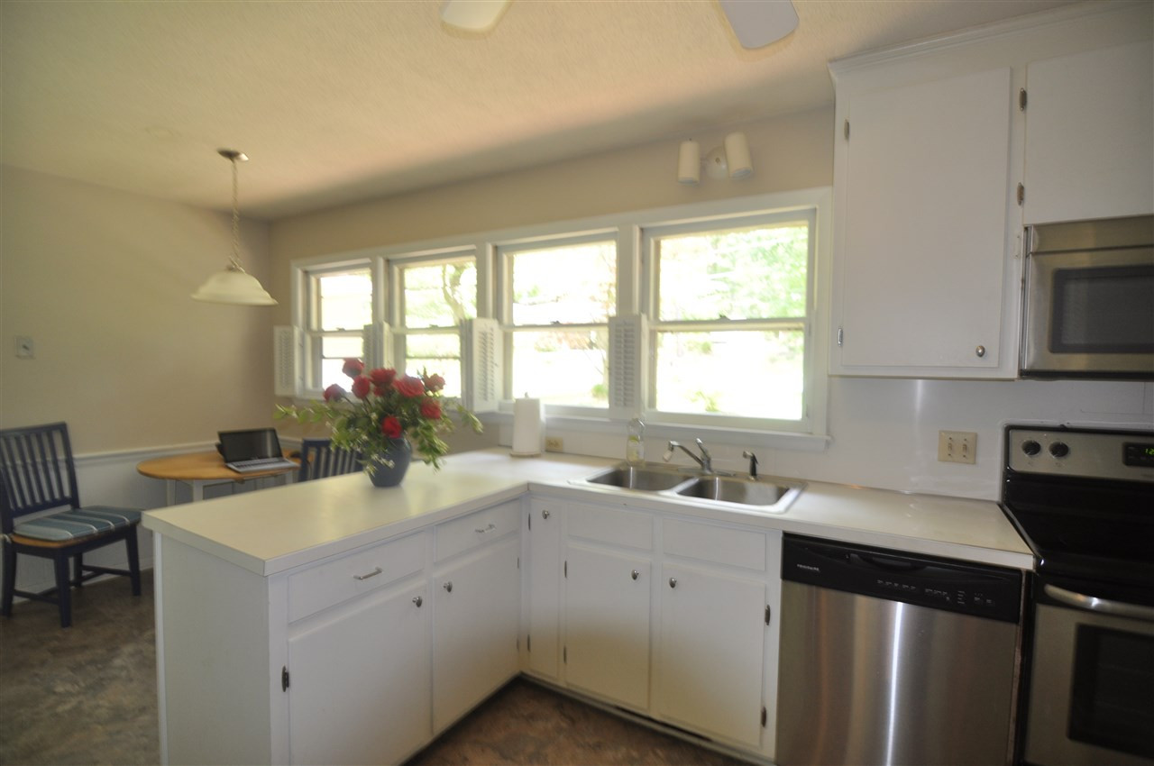 3313 Mesa Court Raleigh, NC 27607 - Photo 2 of 25 Photo 2