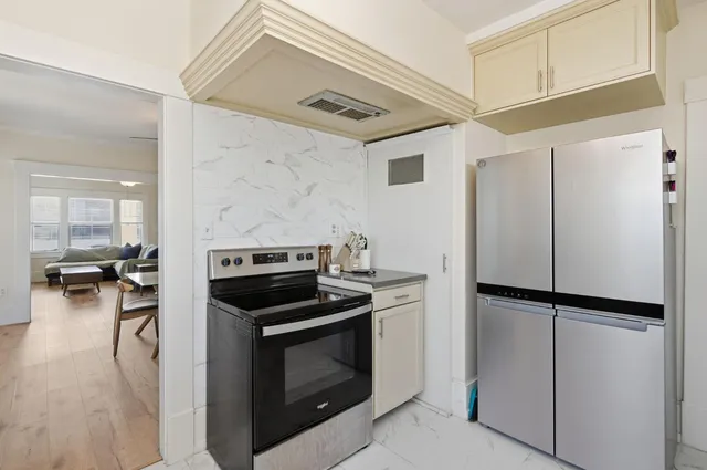 $399,000 | 445 East Weldon Avenue, Fresno, CA 93704