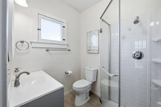 $399,000 | 445 East Weldon Avenue, Fresno, CA 93704