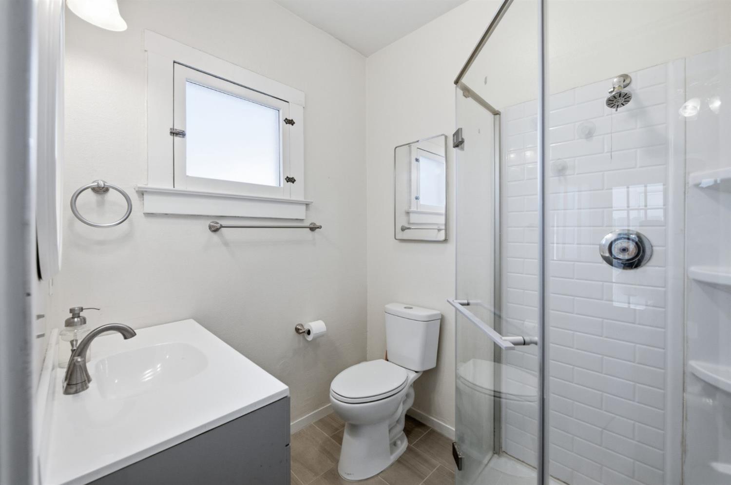 445 East Weldon Avenue Fresno, CA 93704 - Photo 13 of 21