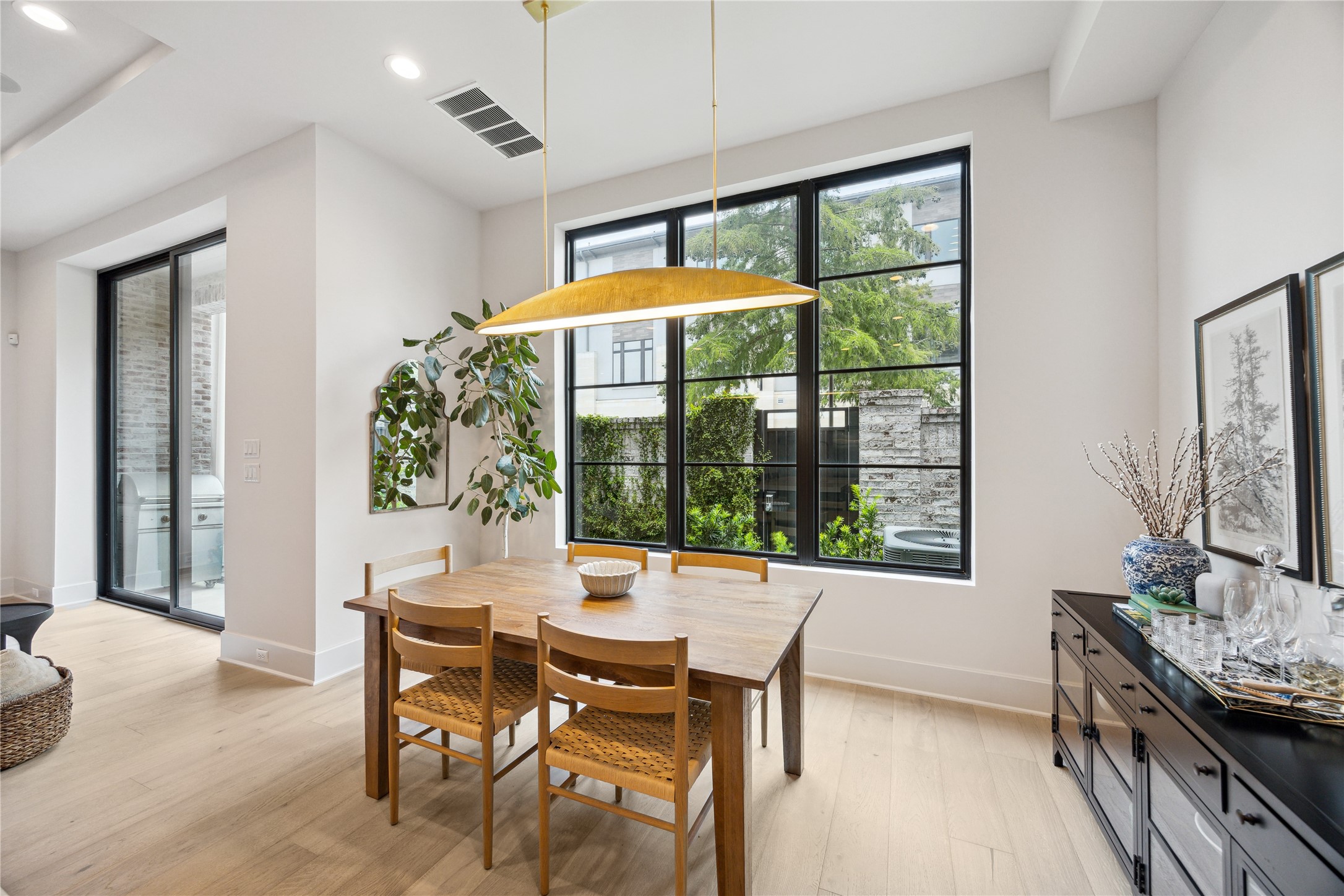 110 Wellington Street Houston, TX 77076 - Photo 4 of 14