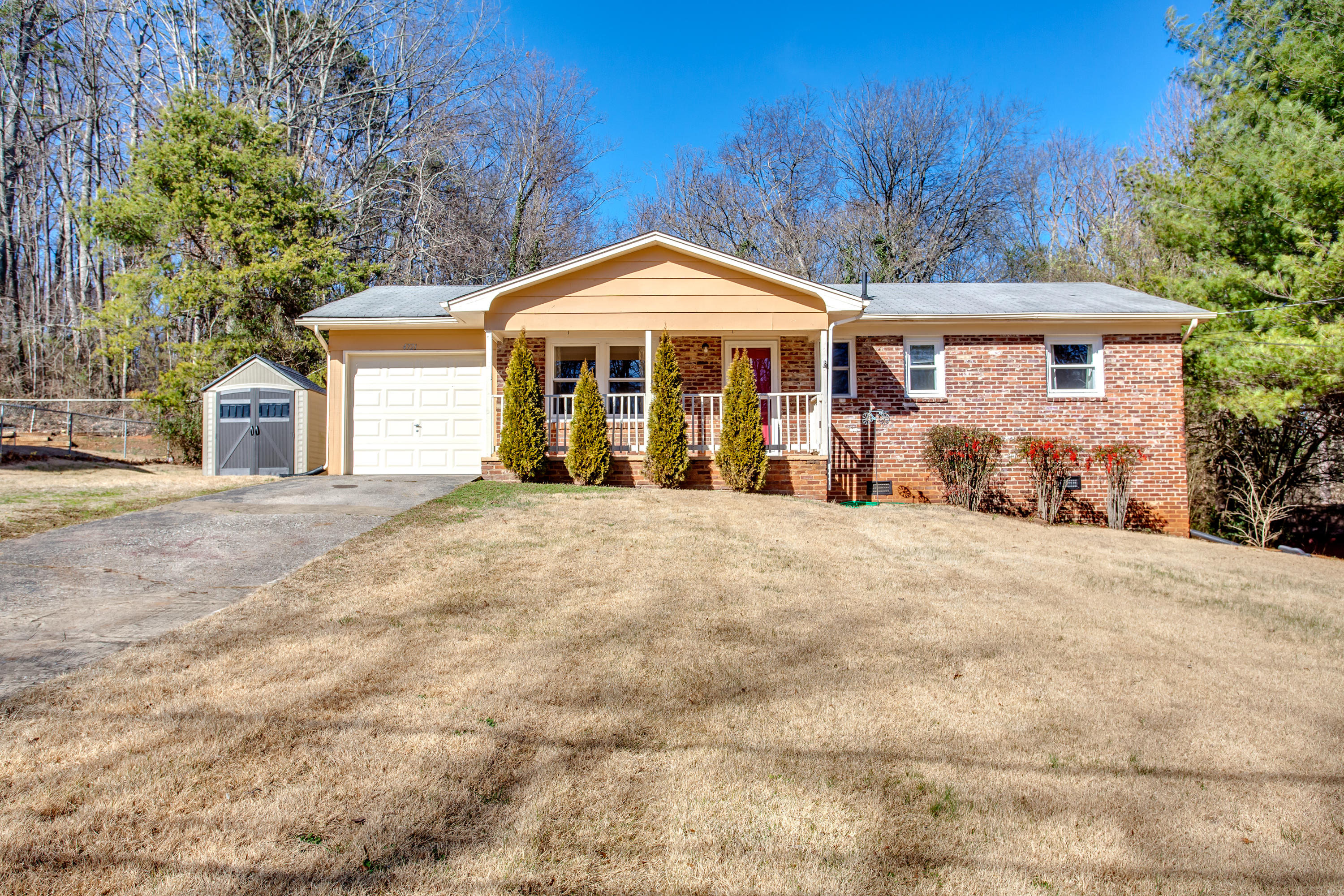 4721 Rohar Road Knoxville, TN 37921 - Photo 1 of 27 001IMG_0397_blended200202-4-4721RoharRdK