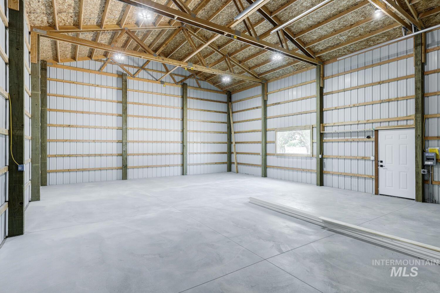 4695 County Line Road New Plymouth, ID 83655 - Photo 38 of 49 Garage with metal wall