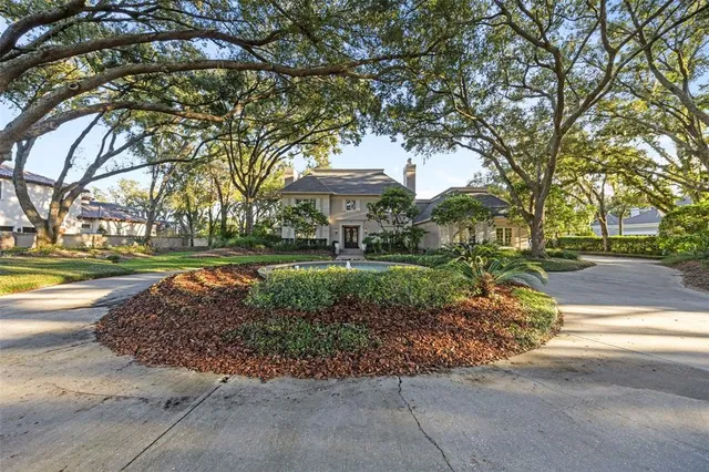 a view of entryway livingroom and hall