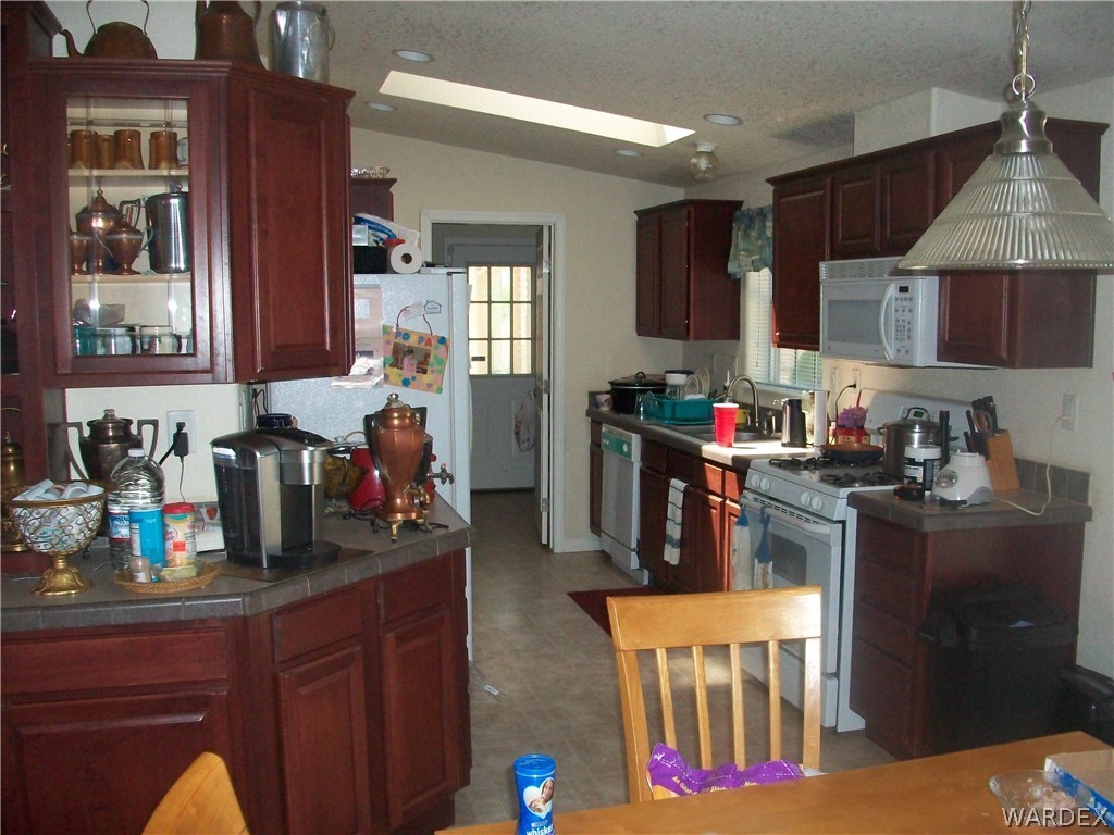 965 Estrella Road Golden Valley, AZ 86413 - Photo 10 of 32 Gallery Image 10