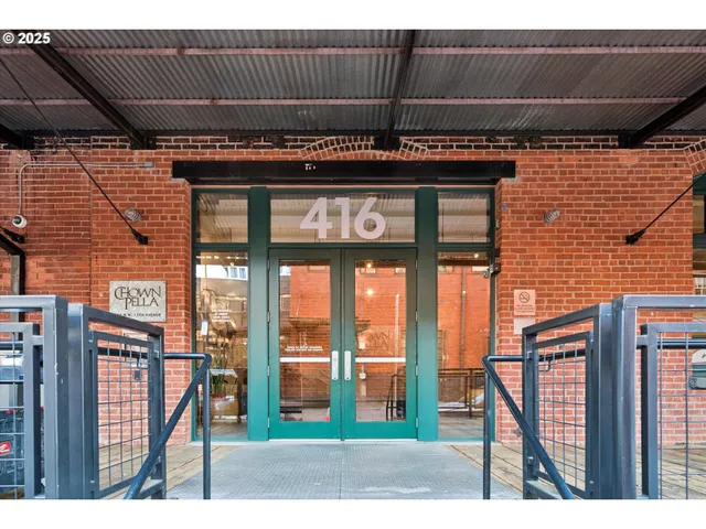 a view of outdoor space