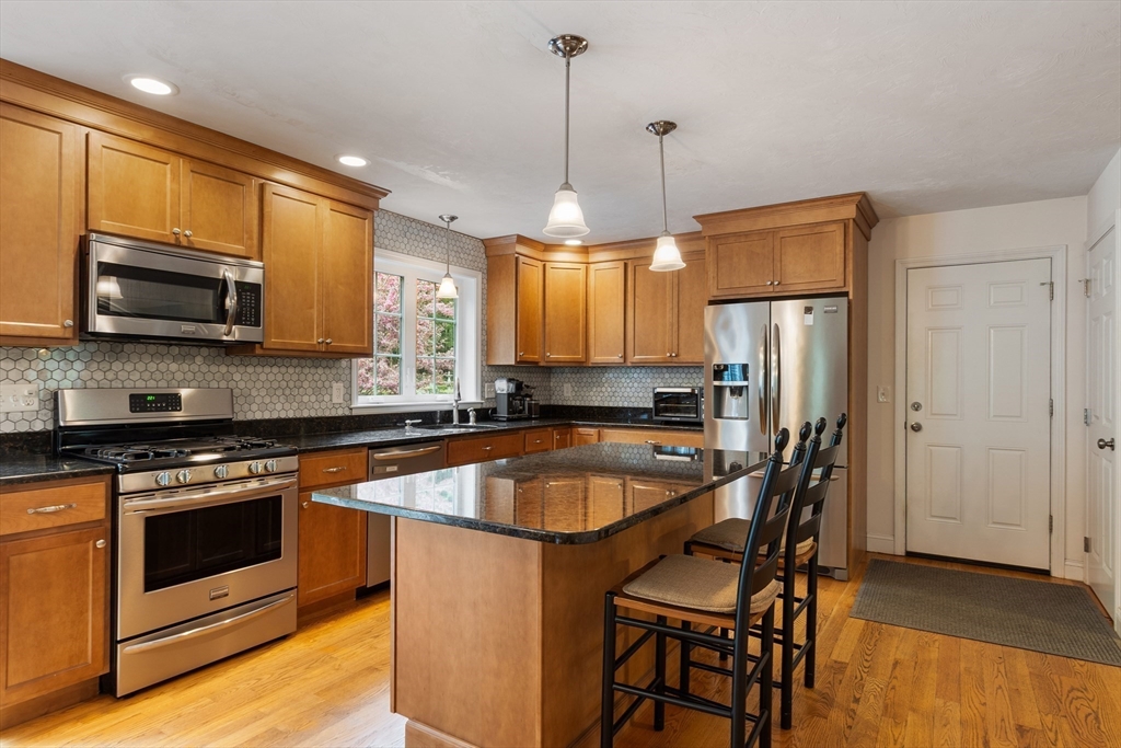 82 Lawrence Street Pepperell, MA 01463 - Photo 9 of 42