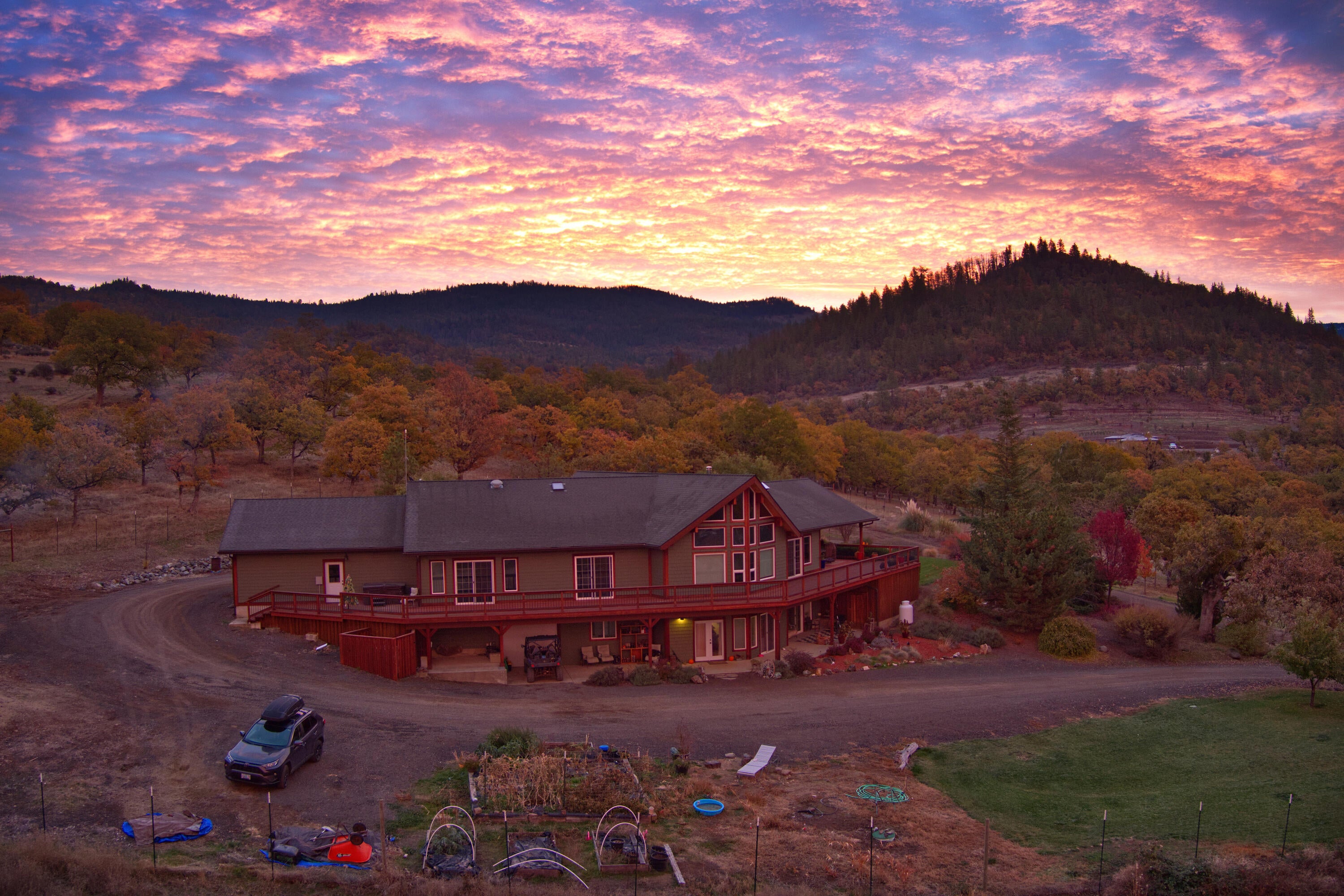 6555 East Antelope Road Eagle Point, OR 97524 - Photo 20 of 30 Twin Pines Ranch Sunset 11-21-22