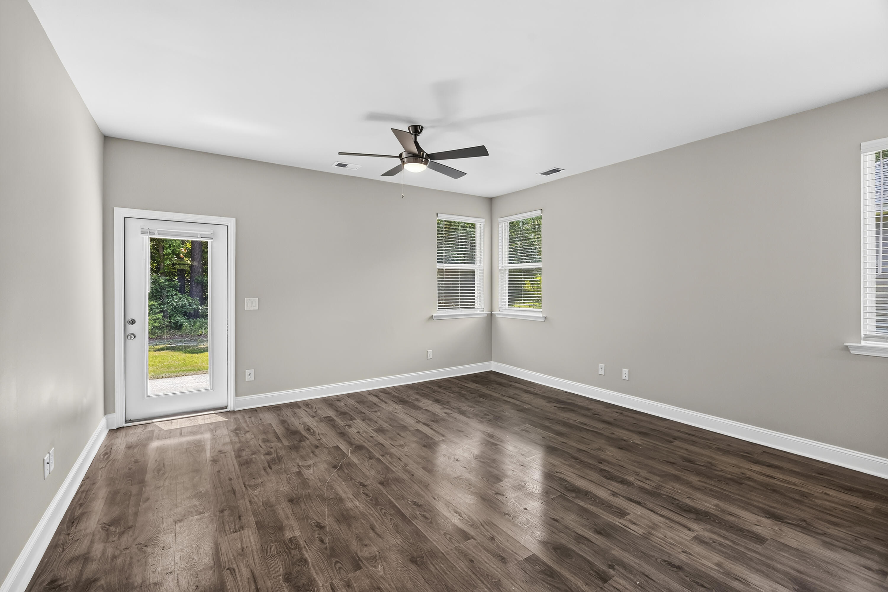 1184 Warrens Way Manning, SC 29102 - Photo 5 of 19 CHS_3041
