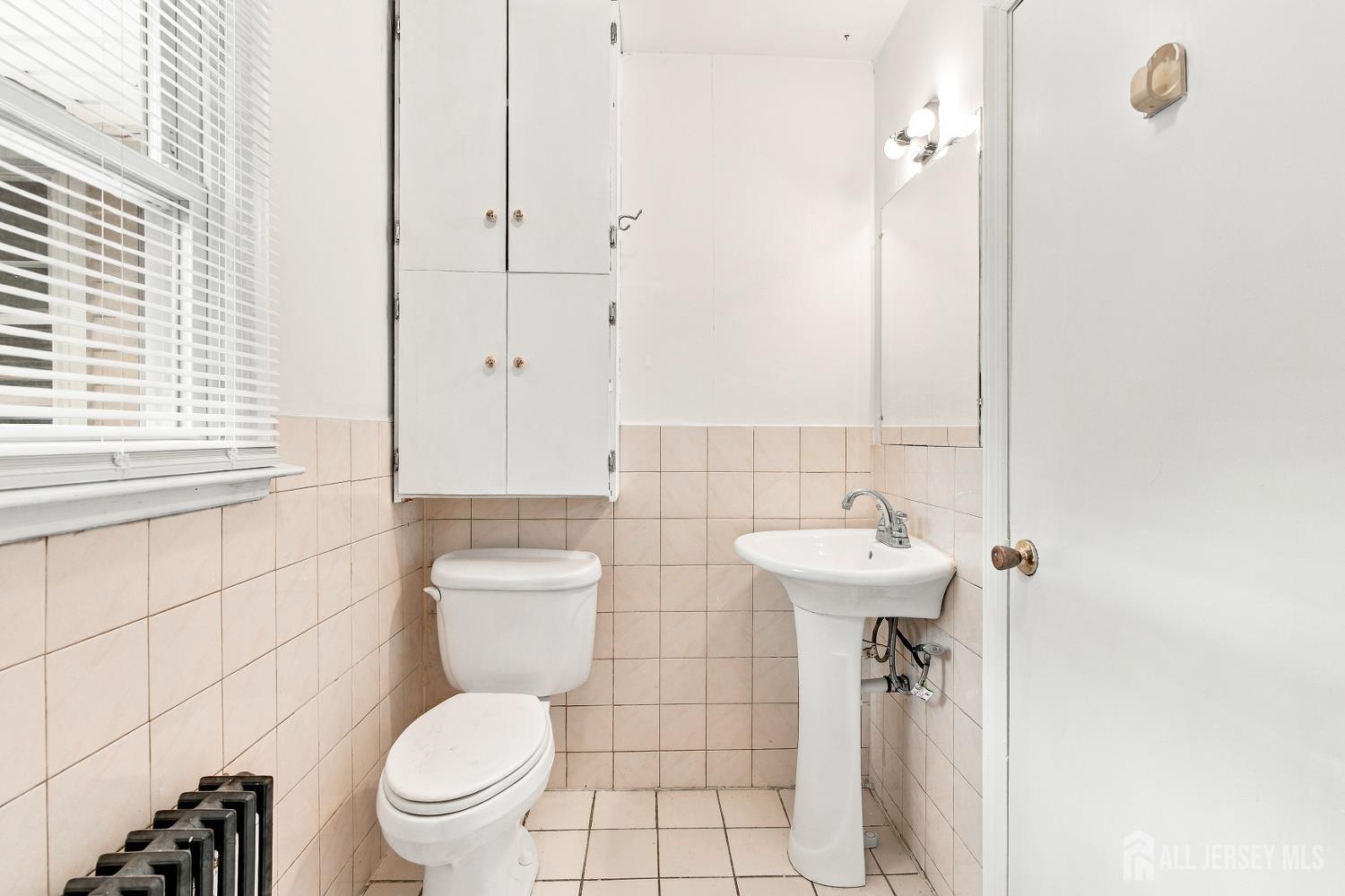 943 New Dover Road Edison, NJ 08820 - Photo 19 of 30 Gallery Image 19