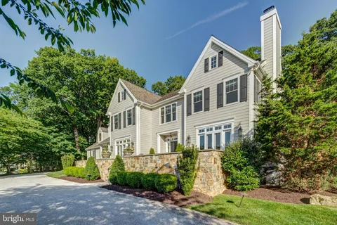 $2,250,000 | 640 Narcisi Lane, Wayne, PA 19087