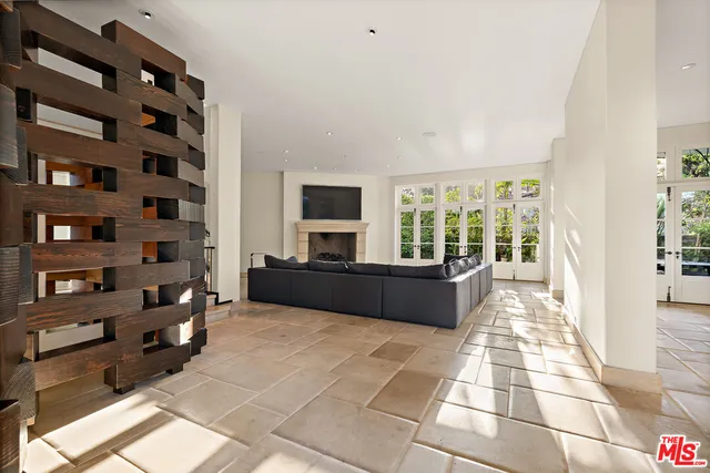 $6,695,000 | 10288 Century Woods Drive, Los Angeles, CA 90067