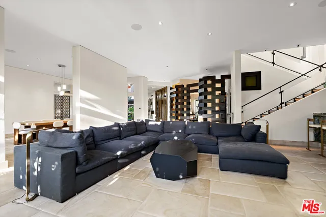 $6,695,000 | 10288 Century Woods Drive, Los Angeles, CA 90067