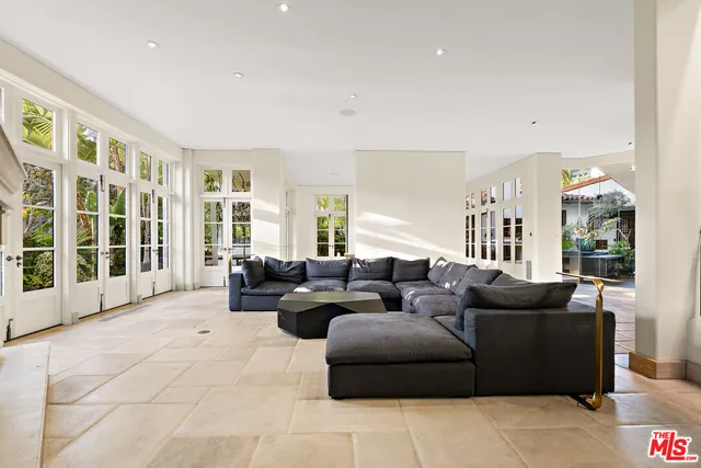 $6,695,000 | 10288 Century Woods Drive, Los Angeles, CA 90067