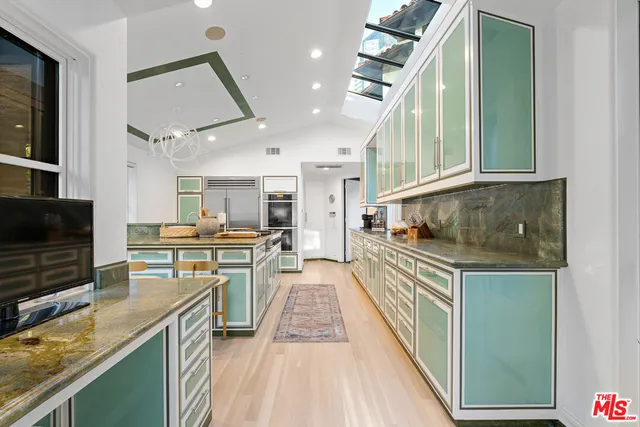 $6,695,000 | 10288 Century Woods Drive, Los Angeles, CA 90067