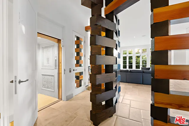 $6,695,000 | 10288 Century Woods Drive, Los Angeles, CA 90067