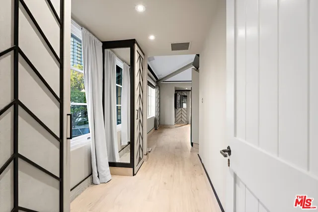 $6,695,000 | 10288 Century Woods Drive, Los Angeles, CA 90067