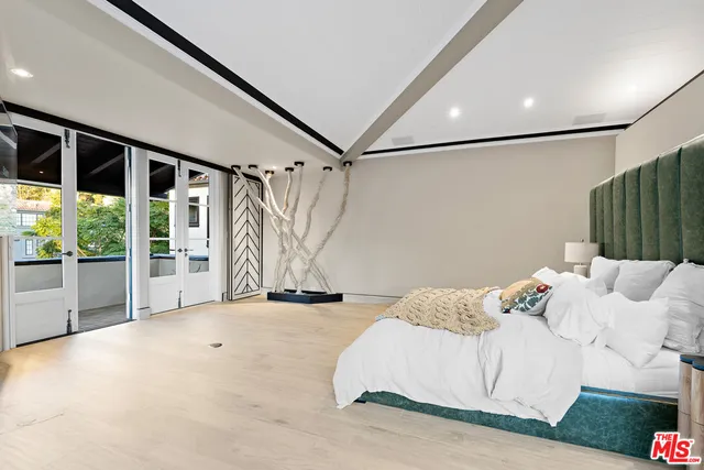 $6,695,000 | 10288 Century Woods Drive, Los Angeles, CA 90067