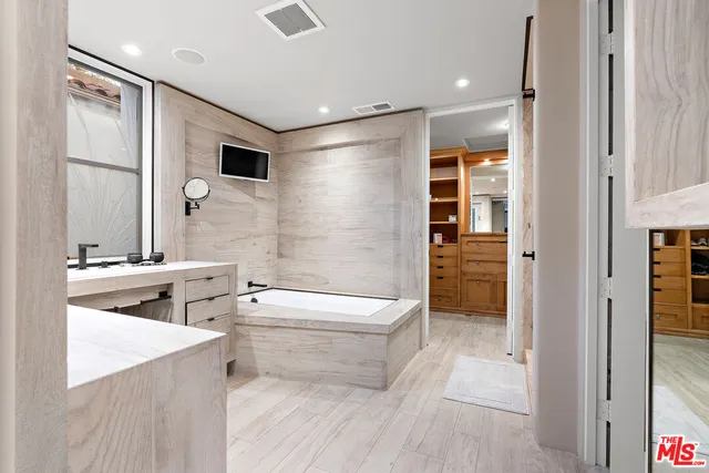 $6,695,000 | 10288 Century Woods Drive, Los Angeles, CA 90067