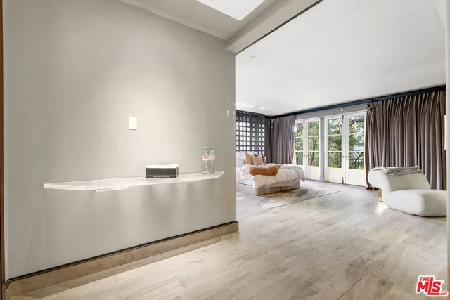 $6,695,000 | 10288 Century Woods Drive, Los Angeles, CA 90067