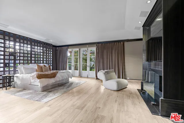 $6,695,000 | 10288 Century Woods Drive, Los Angeles, CA 90067