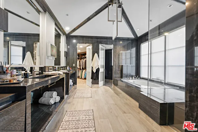 $6,695,000 | 10288 Century Woods Drive, Los Angeles, CA 90067