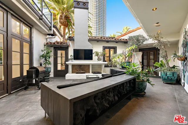 $6,695,000 | 10288 Century Woods Drive, Los Angeles, CA 90067