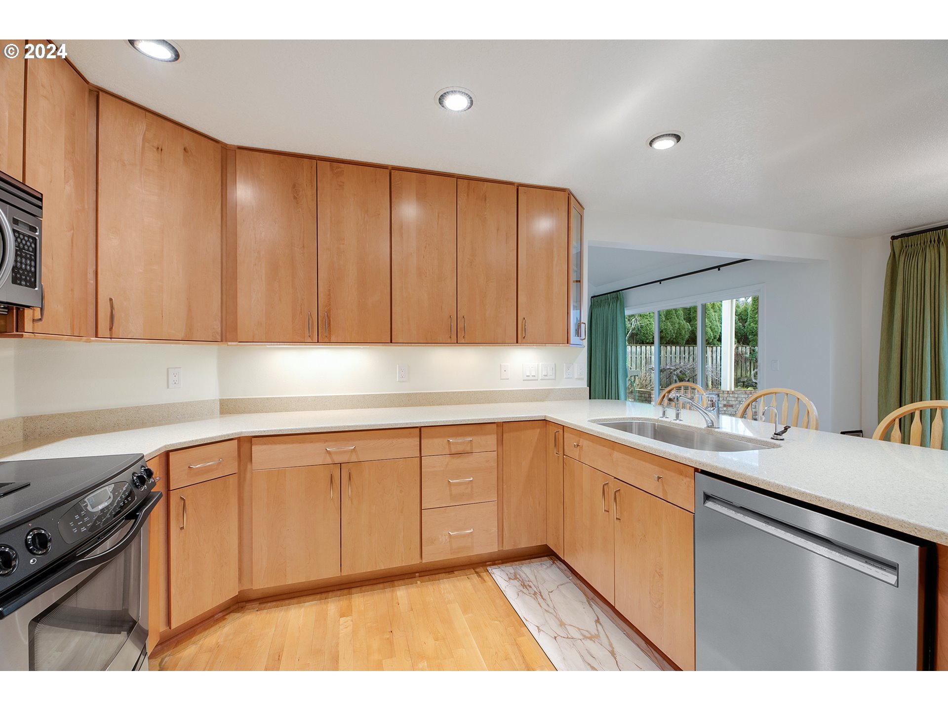 31135 Southwest Country View Loop Wilsonville, OR 97070 - Photo 17 of 48 Gallery Image 17