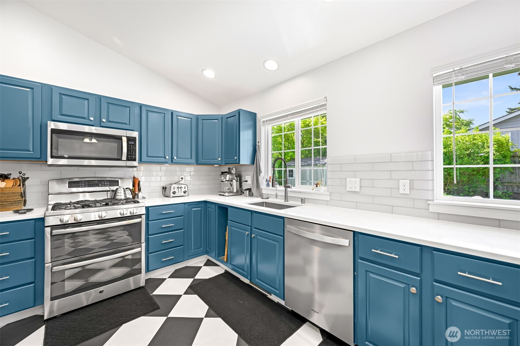 3815 Spring Coulee Road Bellingham, WA 98226 - Photo 12 of 39 Gallery Image 12