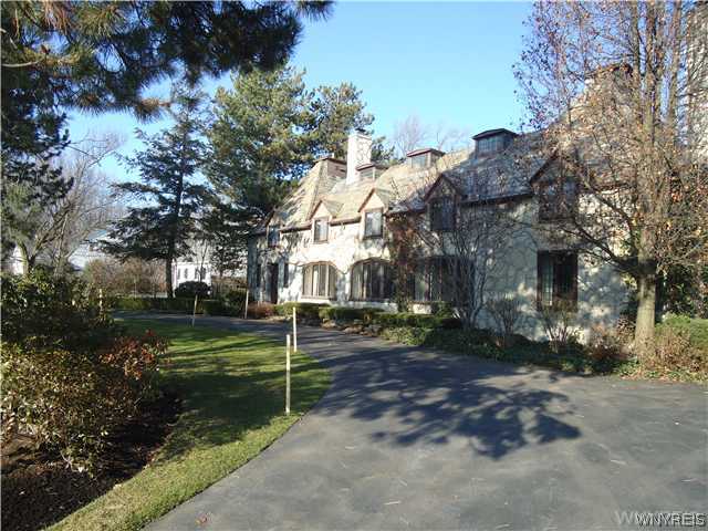 74 Keswick Road Amherst, NY 14226 - Photo 1 of 1 Exterior Front