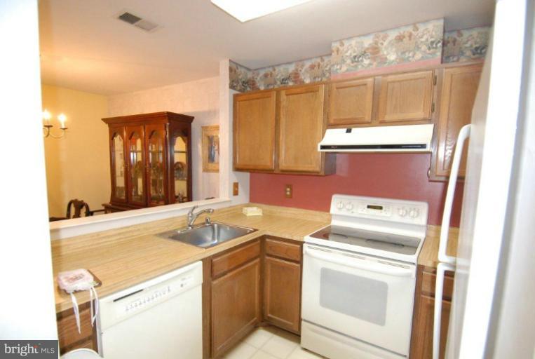 7825 Harrowgate Circle, Unit D Springfield, VA 22152 - Photo 8 of 9 Kitchen