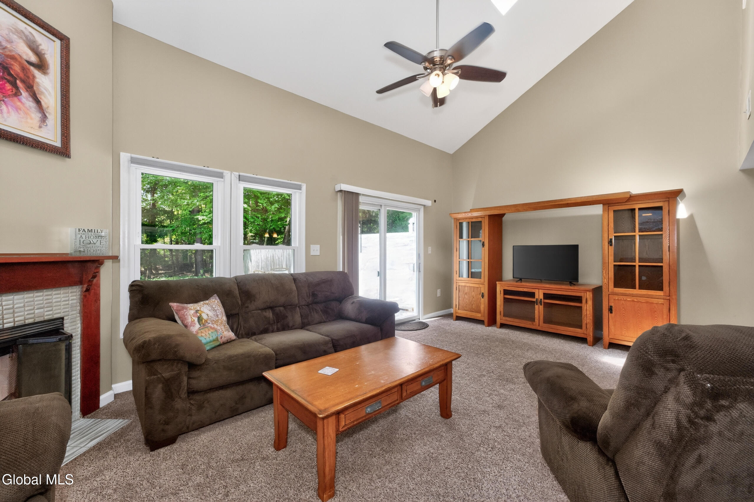 21 Whispering Pines Road Wilton, NY 12831 - Photo 11 of 33 3 Livingroom 5