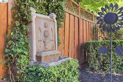 $1,350,000 | 3711 Kamp Drive, Pleasanton, CA 94588