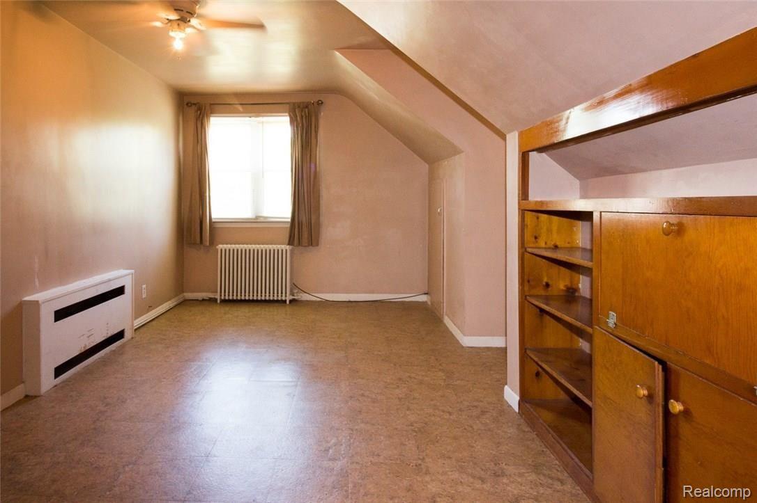 4961 West Dunbar Road Monroe, MI 48161 - Photo 11 of 22 upper room.jpg